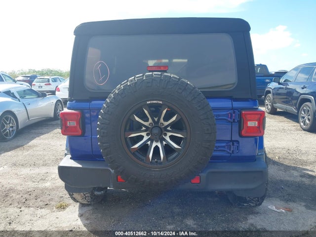 1C4HJXEN3JW211737 Jeep Wrangler Unlimited Sahara 4x4