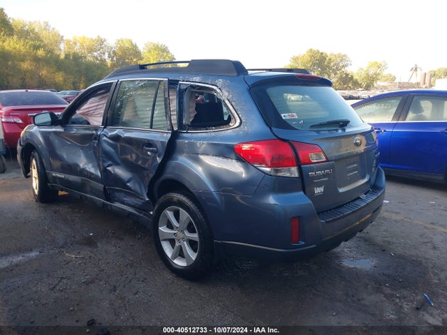 4S4BRCACXE3243020 Subaru Outback 2.5i