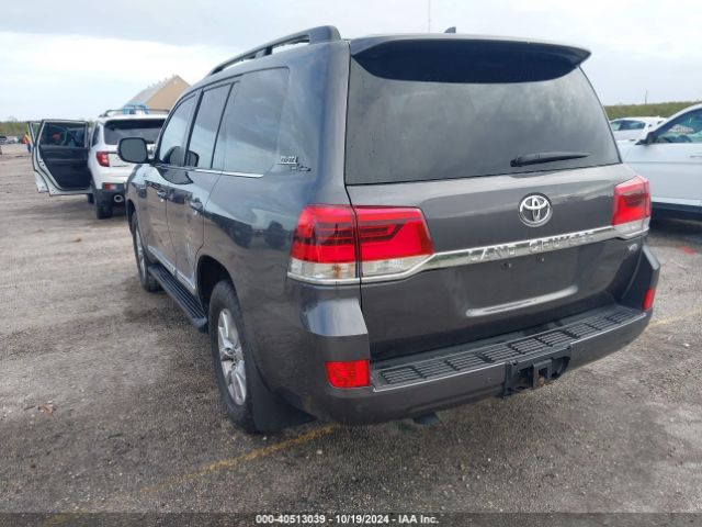 2021 TOYOTA LAND CRUISER JTMCY7AJ2M4096296 Photo 2