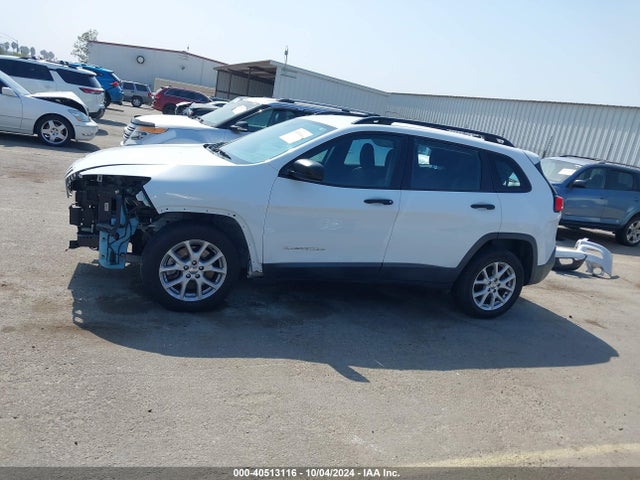 1C4PJLAB8GW135554 Jeep Cherokee Sport