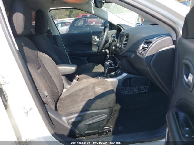 3C4NJCAB5JT271628 Jeep Compass Sport Fwd