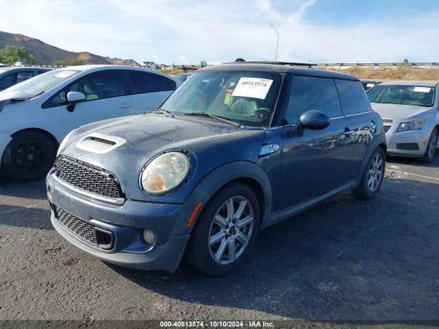 2011 MINI COOPER S WMWSV3C54BTY21006 Photo 1