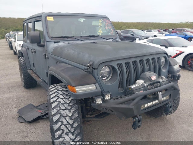 1C4HJXEG1JW140698 Jeep Wrangler Unlimited Sahara 4x4