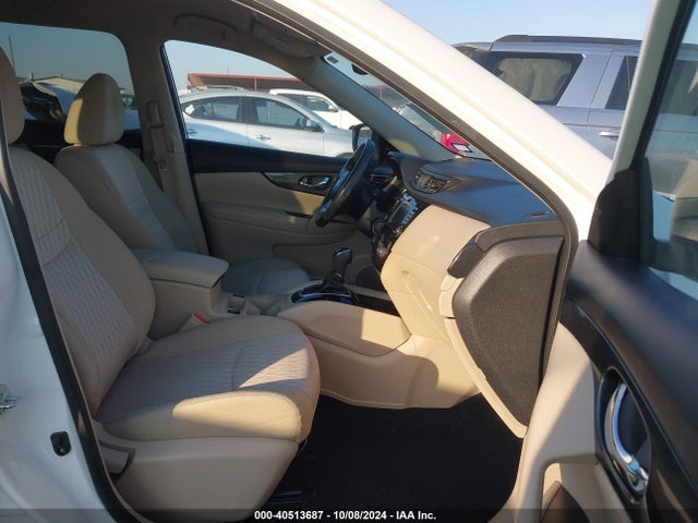 5N1AT2MV1JC827255 Nissan ROGUE SV