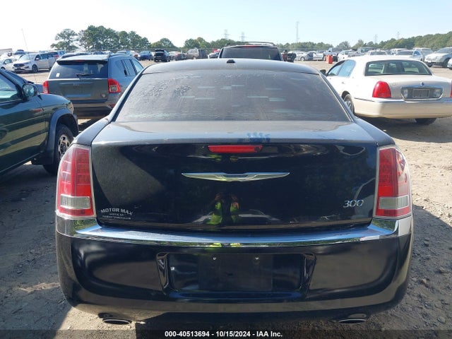 Chrysler 300 Uptown Edition 2014 2C3CCAAG2EH260008 Image 16