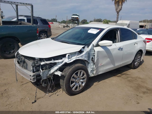 Nissan Altima 2.5 S 2015 1N4AL3AP8FC277100 Image 2