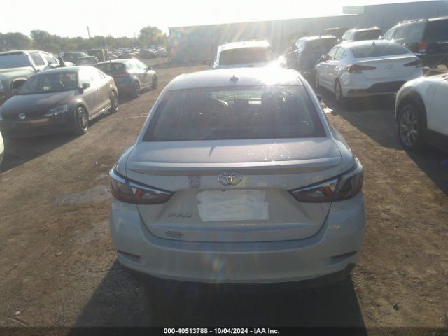 3MYDLBYV2KY503494 Toyota YARIS LE