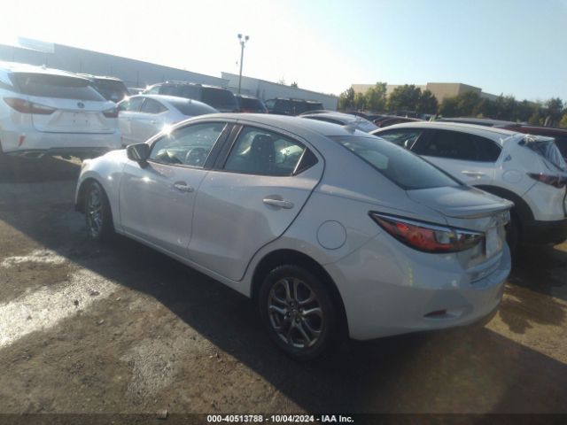 3MYDLBYV2KY503494 Toyota YARIS LE