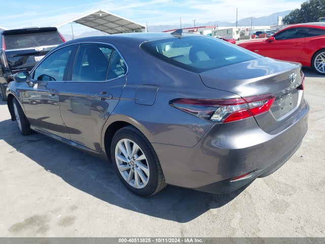 Toyota CAMRY LE 2024 4T1C11AK2RU204588 Image 3