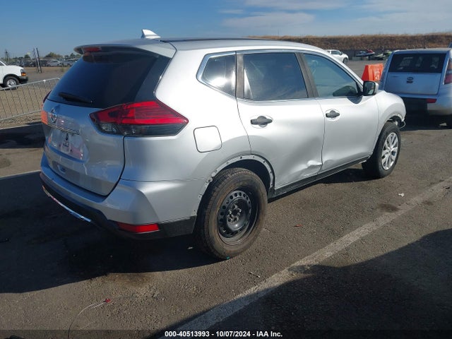 Nissan ROGUE S 2017 KNMAT2MTXHP517417 Image 4