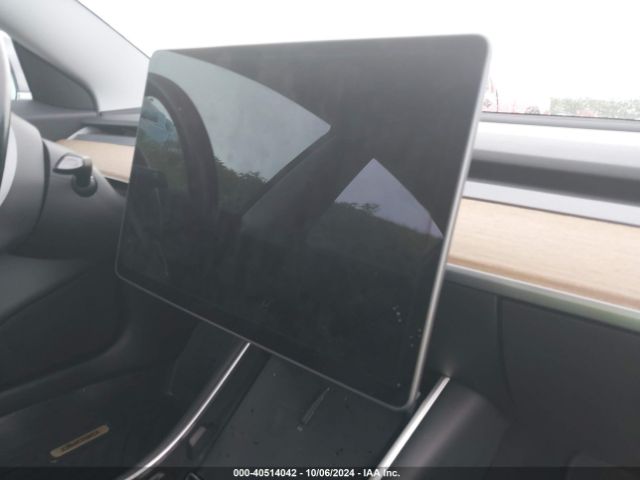 5YJ3E1EA3JF024219 Tesla Model 3 Long Range/mid Range