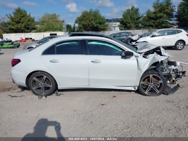 WDD3G4FB5KW022123 Mercedes-Benz A 220 4matic