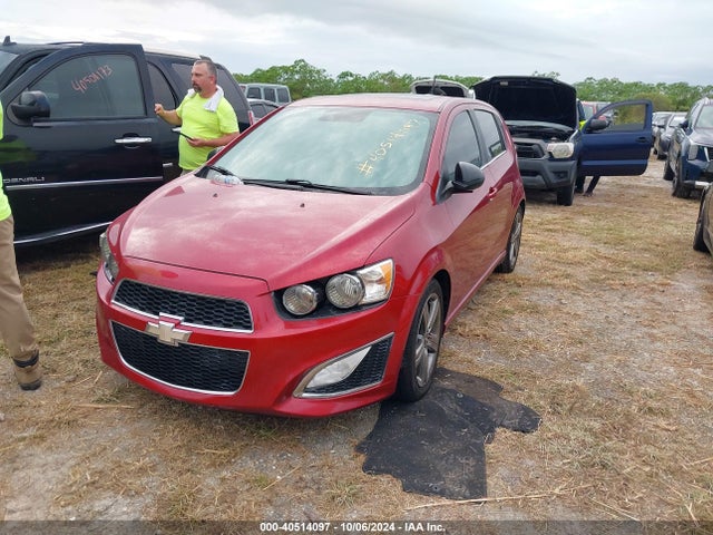 Chevrolet Sonic Rs Auto 2015 1G1JG6SB4F4125479 Image 2