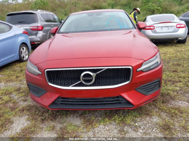 7JR102FK5KG001701 Volvo S60 T5 Momentum
