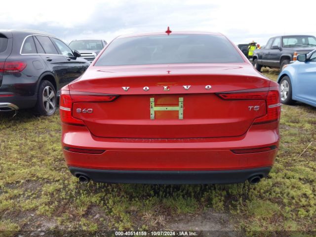 7JR102FK5KG001701 Volvo S60 T5 Momentum