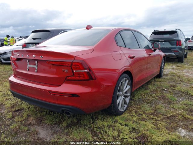 7JR102FK5KG001701 Volvo S60 T5 Momentum
