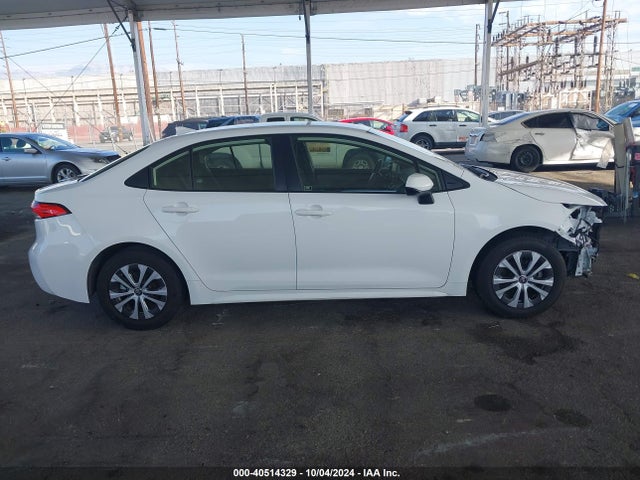 Toyota Corolla Hybrid Le 2022 JTDEAMDE0N3013529 Image 13