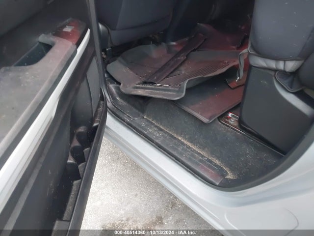 5TFDW5F13KX779305 Toyota Tundra Sr5 5.7l V8