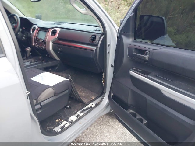 5TFDW5F13KX779305 Toyota Tundra Sr5 5.7l V8