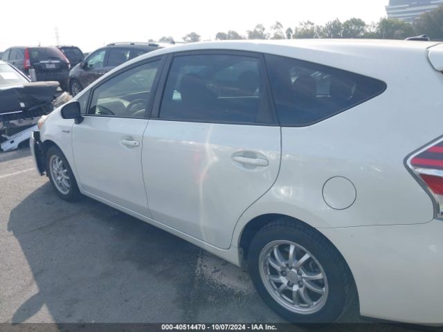 JTDZN3EU3FJ039884 Toyota Prius V Three