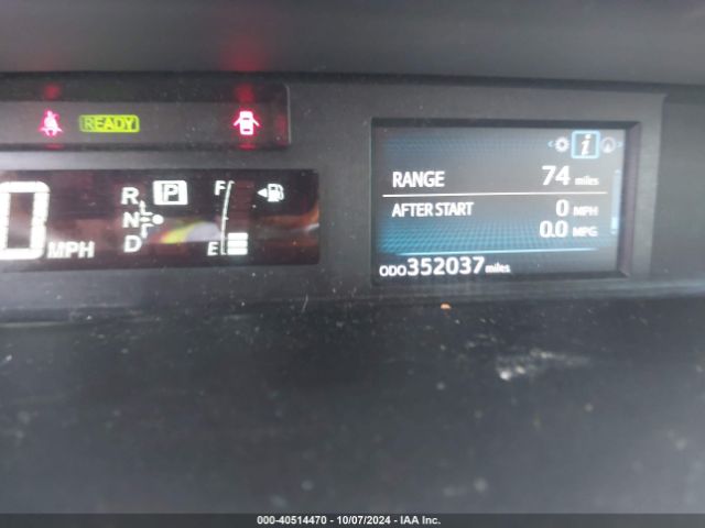 JTDZN3EU3FJ039884 Toyota Prius V Three