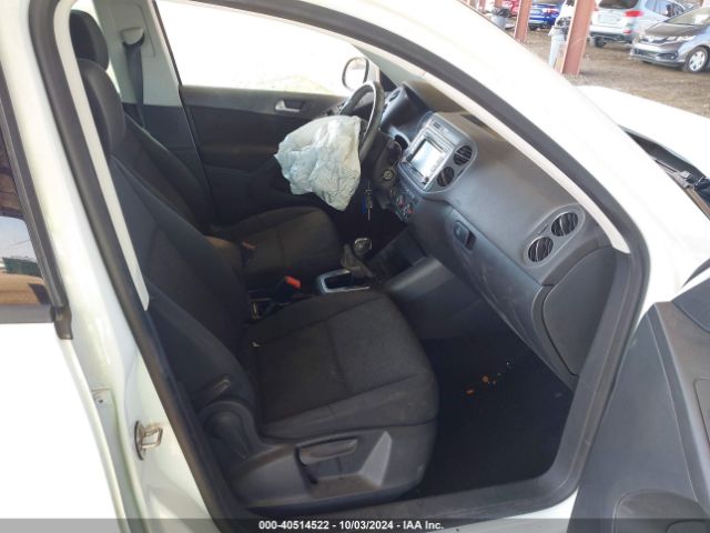 WVGAV7AX3FW613791 Volkswagen TIGUAN S