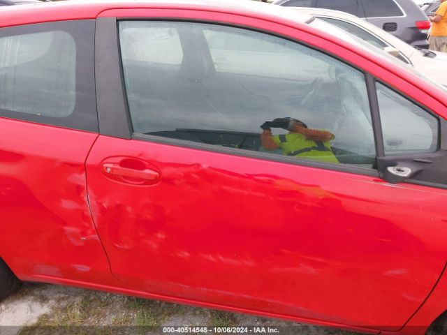 VNKJTUD36FA016592 Toyota YARIS L