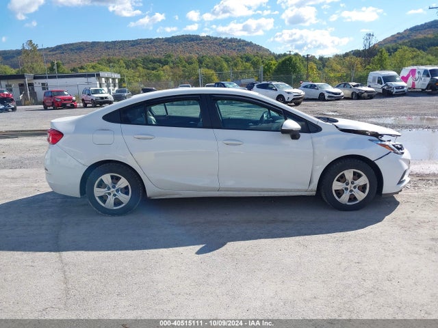 Chevrolet Cruze Ls Auto 2017 1G1BC5SMXH7270040 Image 13