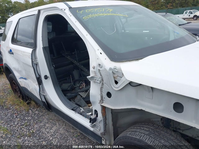 Ford Utility Police Interceptor 2017 1FM5K8AR2HGD65337 Image 12