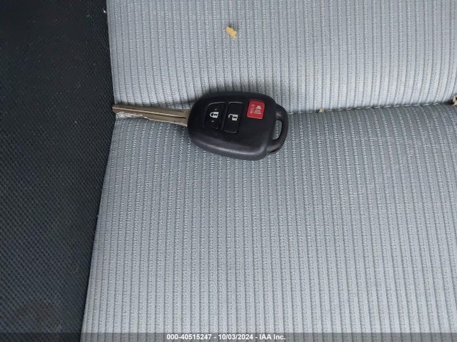 JTDKDTB34F1585531 Toyota Prius C Two