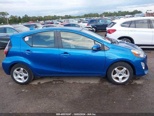 JTDKDTB34F1585531 Toyota Prius C Two
