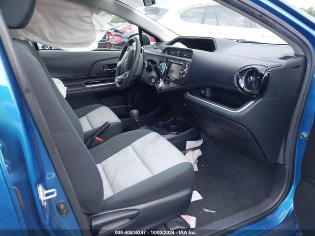 JTDKDTB34F1585531 Toyota Prius C Two