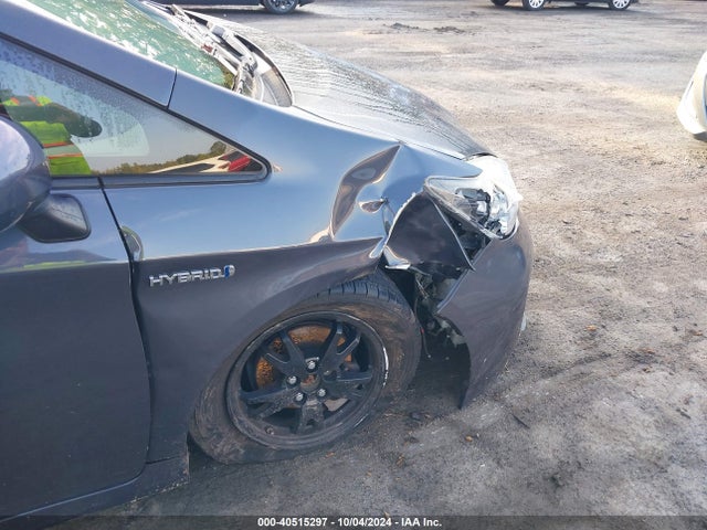 Toyota Prius Three 2014 JTDKN3DU4E0372652 Image 17