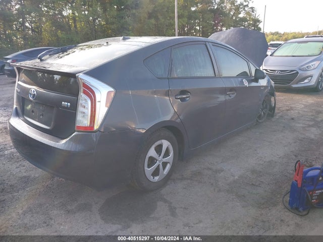 Toyota Prius Three 2014 JTDKN3DU4E0372652 Image 4