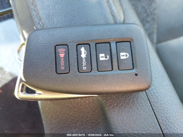 JTHBW1GG8F2090557 Lexus ES 300H