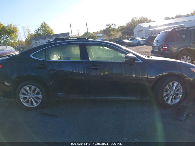 JTHBW1GG8F2090557 Lexus ES 300H