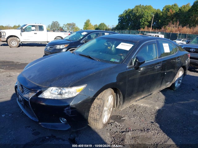 JTHBW1GG8F2090557 Lexus ES 300H