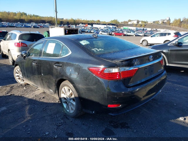 JTHBW1GG8F2090557 Lexus ES 300H