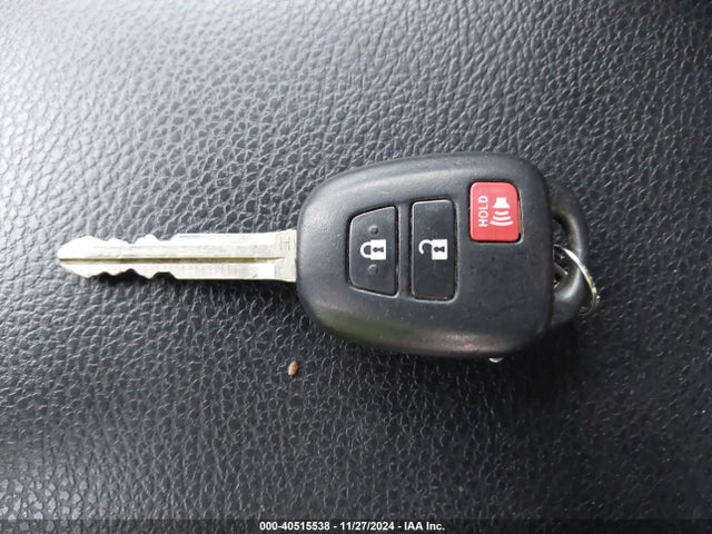 Toyota RAV4 LE 2015 2T3BFREV2FW398350 Image 11