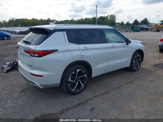 2022 MITSUBISHI OUTLANDER JA4J4VA8XNZ072556 Photo 3