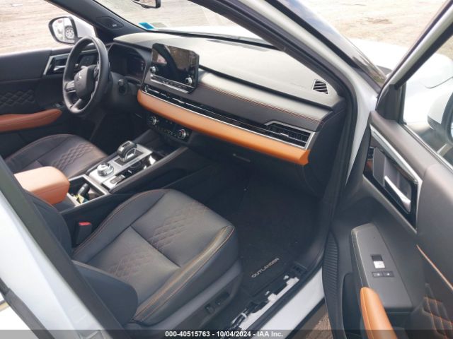 2022 MITSUBISHI OUTLANDER JA4J4VA8XNZ072556 Photo 4