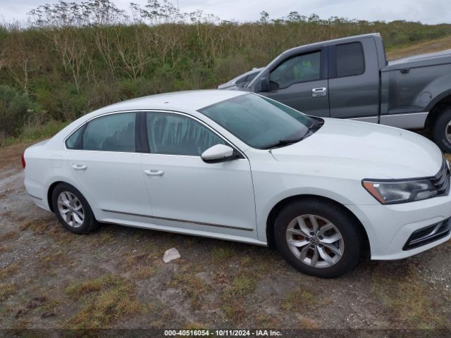 1VWAS7A35GC045652 Volkswagen Passat 1.8t S