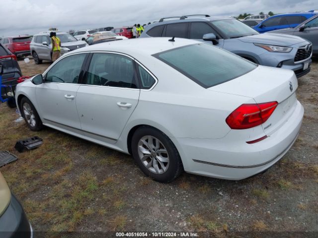 1VWAS7A35GC045652 Volkswagen Passat 1.8t S