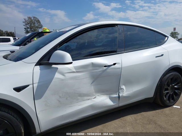 2021 TESLA MODEL Y 5YJYGDEE7MF092791 Photo 5