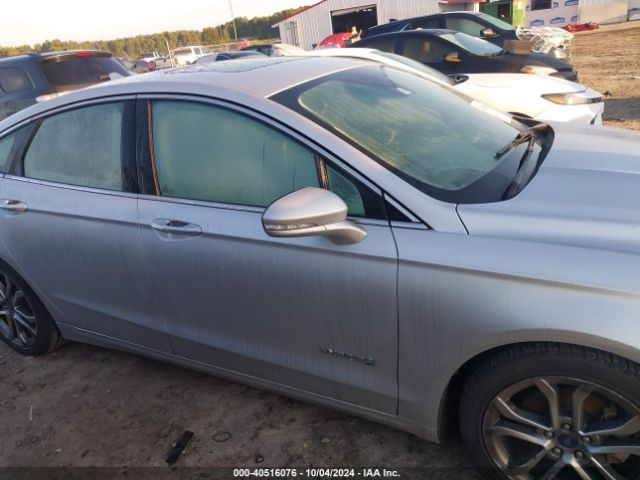 3FA6P0RU4KR260244 Ford Fusion Hybrid Titanium