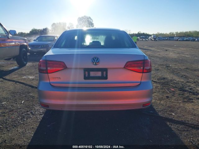 3VW2K7AJXFM217142 Volkswagen Jetta 2.0l S