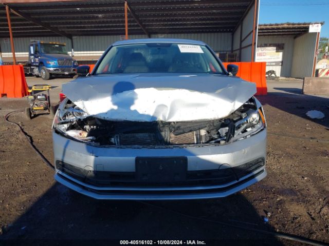 3VW2K7AJXFM217142 Volkswagen Jetta 2.0l S