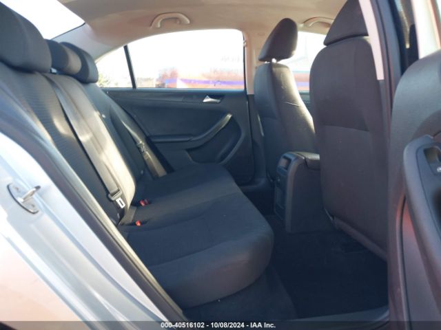 3VW2K7AJXFM217142 Volkswagen Jetta 2.0l S
