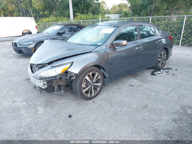 Nissan Altima 2.5 Sr 2017 1N4AL3AP8HC472472 Image 2