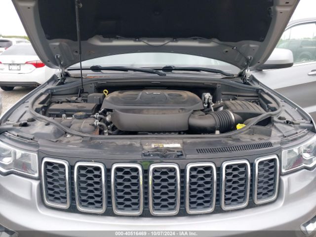 1C4RJEAGXJC359224 Jeep Grand Cherokee Laredo E 4x2